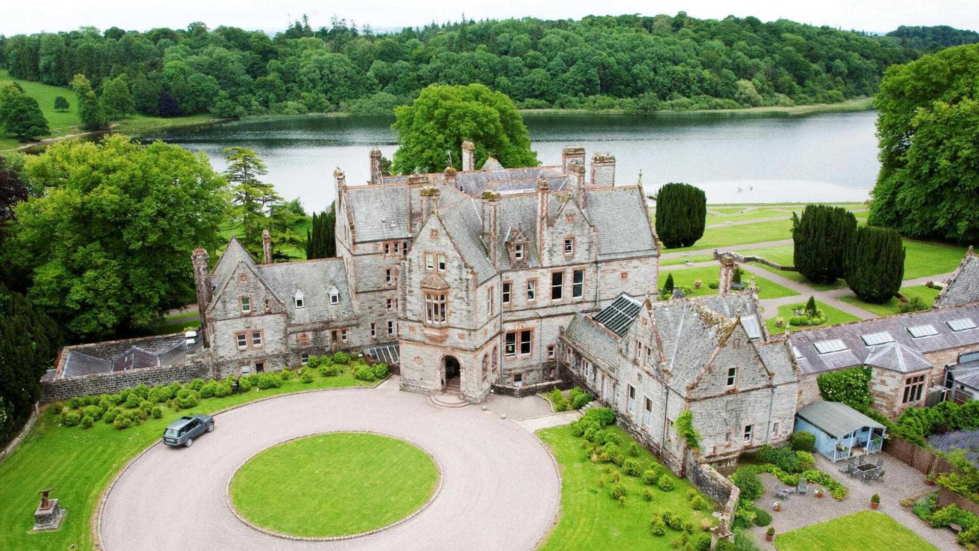 글라스로우 Old Stable Mews Castle Leslie 빌라 외부 사진