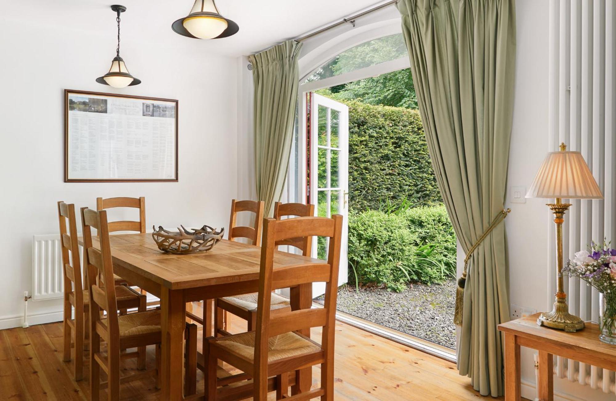 글라스로우 Old Stable Mews Castle Leslie 빌라 외부 사진