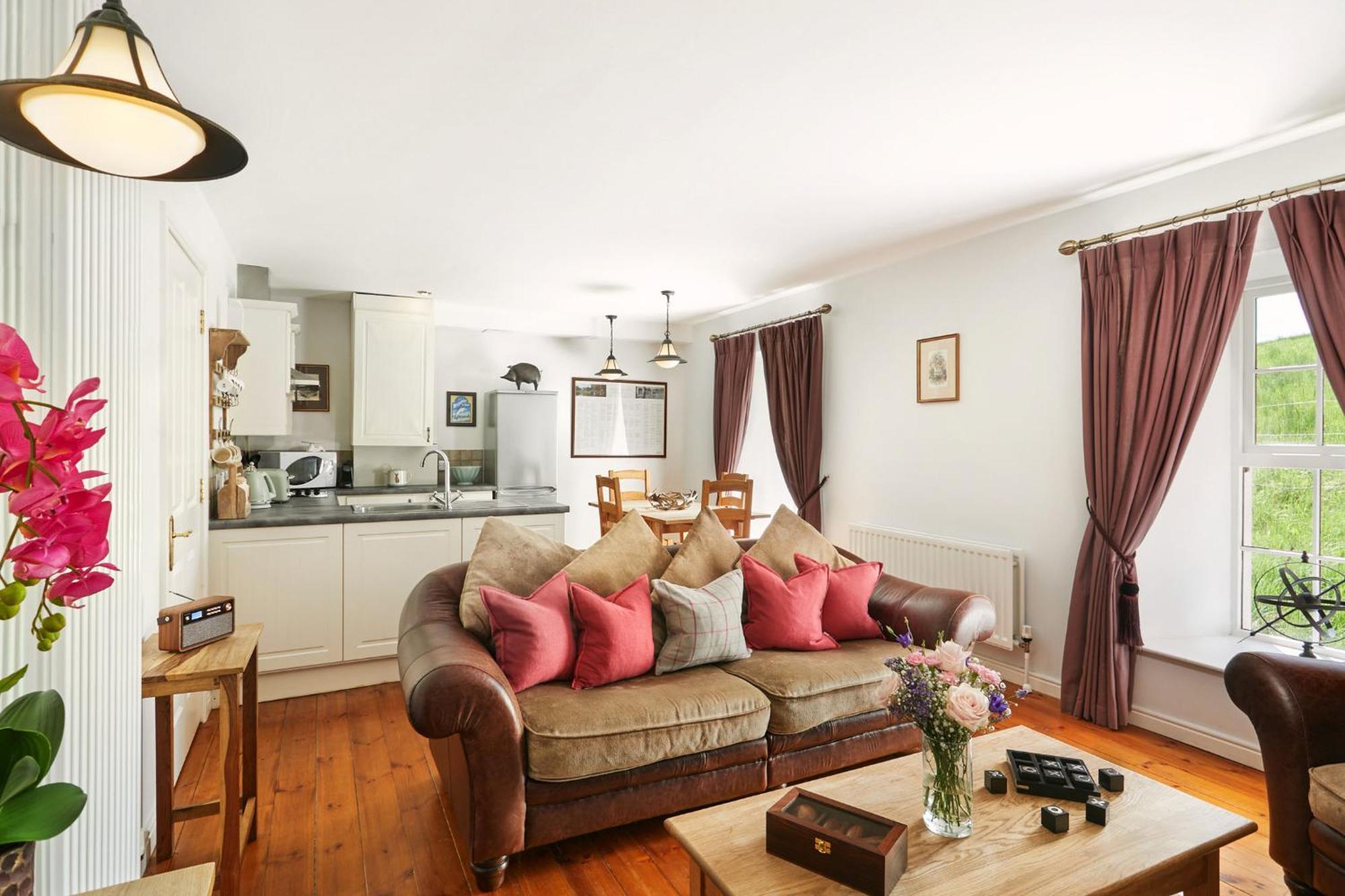 글라스로우 Old Stable Mews Castle Leslie 빌라 외부 사진